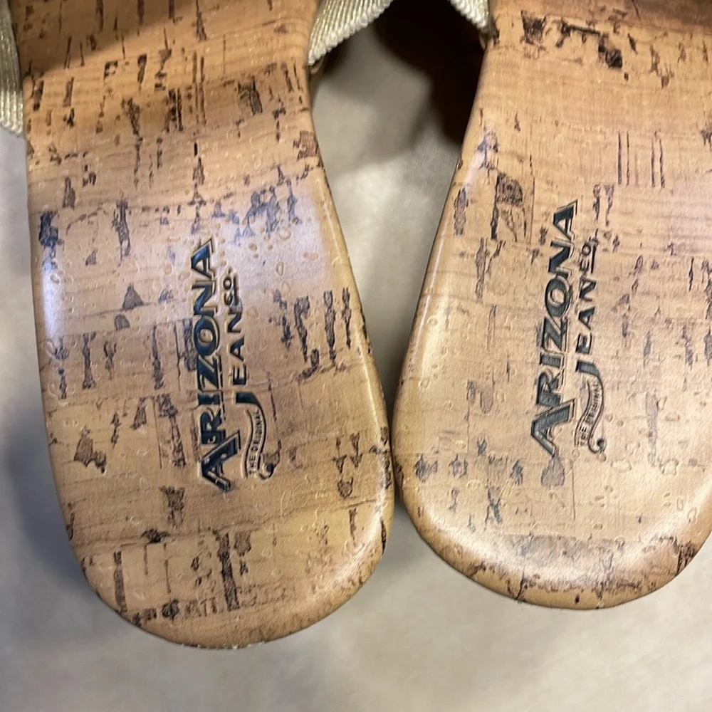 Arizona Jean Company Women's Glittery Gold Sandals